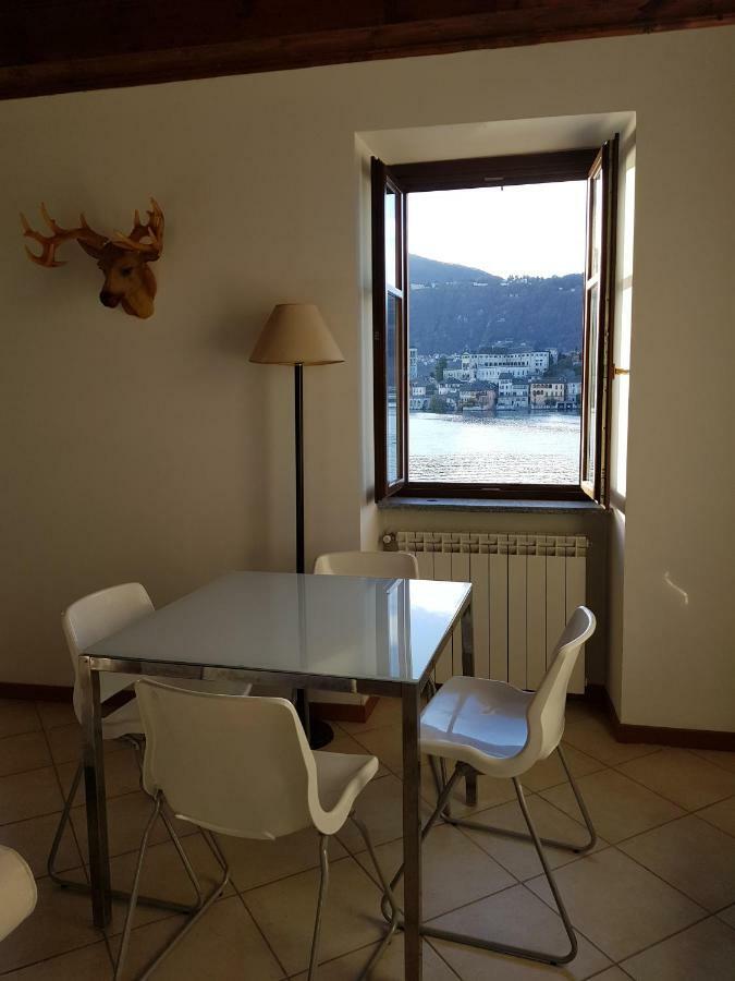 Casa Vacanza Isola ออร์ตาซันจูลิโอ ภายนอก รูปภาพ