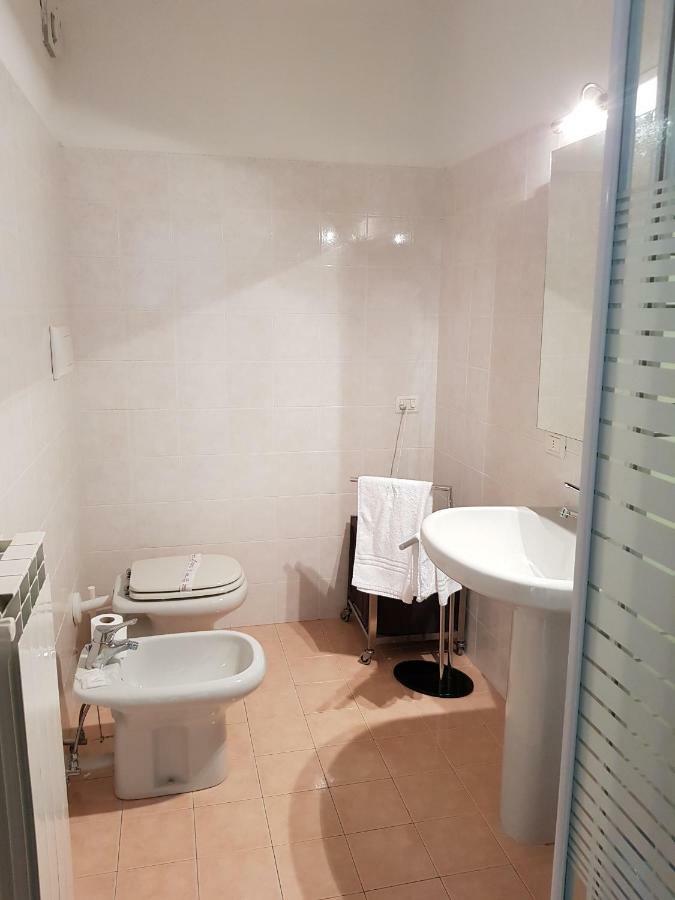 Casa Vacanza Isola ออร์ตาซันจูลิโอ ภายนอก รูปภาพ